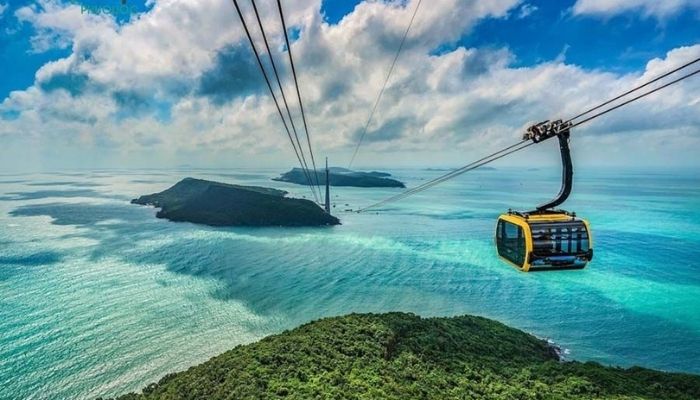 Không chỉ là phương tiện di chuyển, Trải Nghiệm Cáp Treo Hòn Thơm thực sự là một hành trình cảm xúc.