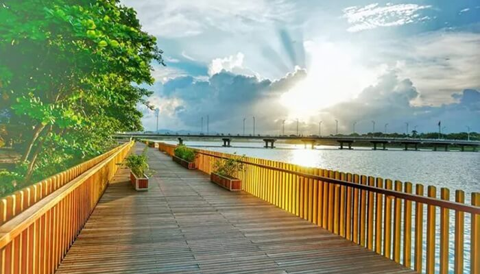 Cầu gỗ lim - Huế