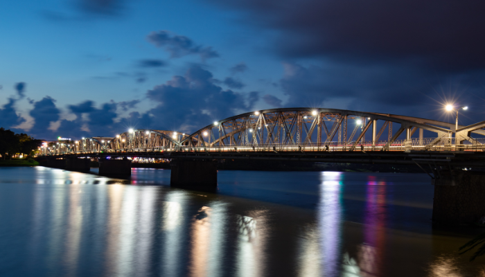 Cầu Trường Tiền về đêm