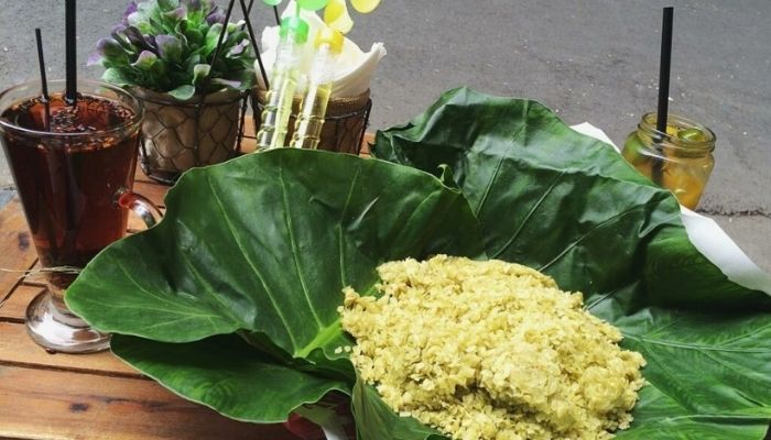 Cốm Làng Vòng Hà Nội không chỉ là nếm một món ăn, mà là chạm vào chiều sâu văn hóa Hà Nội