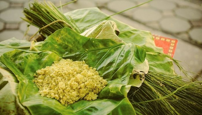 Mùa thu, từ khoảng tháng 8 đến tháng 10 âm lịch, là thời điểm Cốm Làng Vòng Hà Nội ngon nhất.