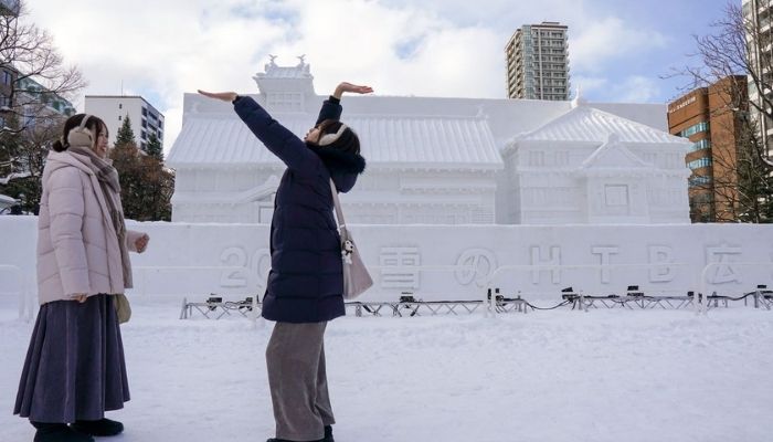 Những bức ảnh kỷ niệm đáng nhớ tại lễ hội tuyết Sapporo
