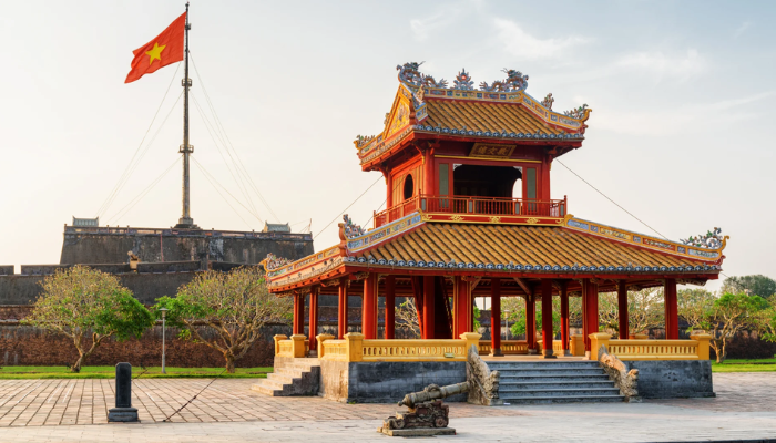 Phu Văn Lâu - Công trình kiến trúc lâu đời tại Huế