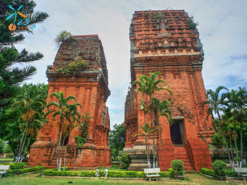 Tháp đôi Quy Nhơn là công trình kiến trúc Chăm Pa độc đáo 