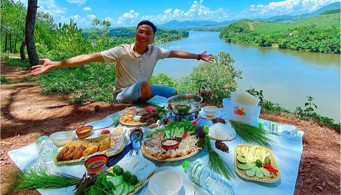 Cắm trại, picnic trên Đồi Vọng Cảnh
