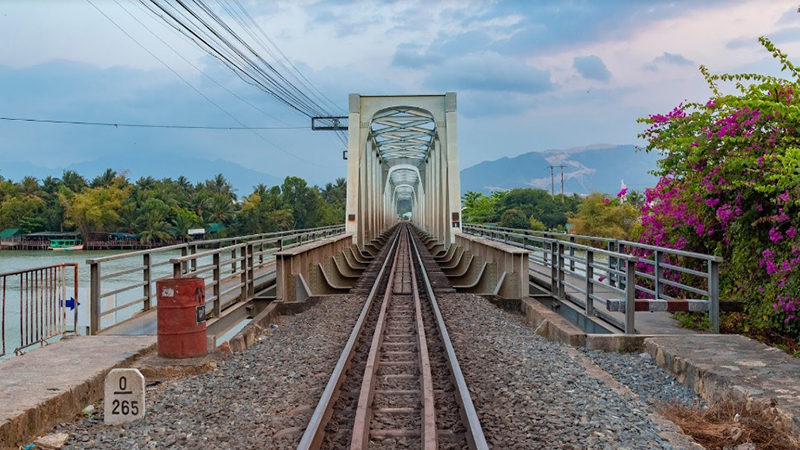Địa điểm du lịch cầu sắt Nha Trang