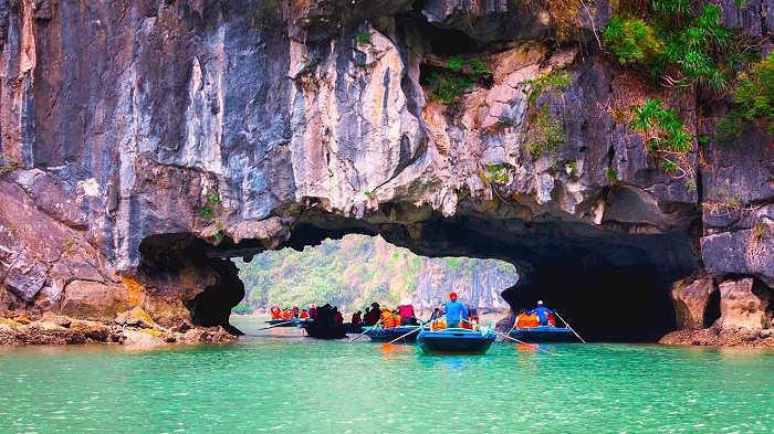 Địa điểm du lịch hang Đầu Gỗ Quảng Ninh