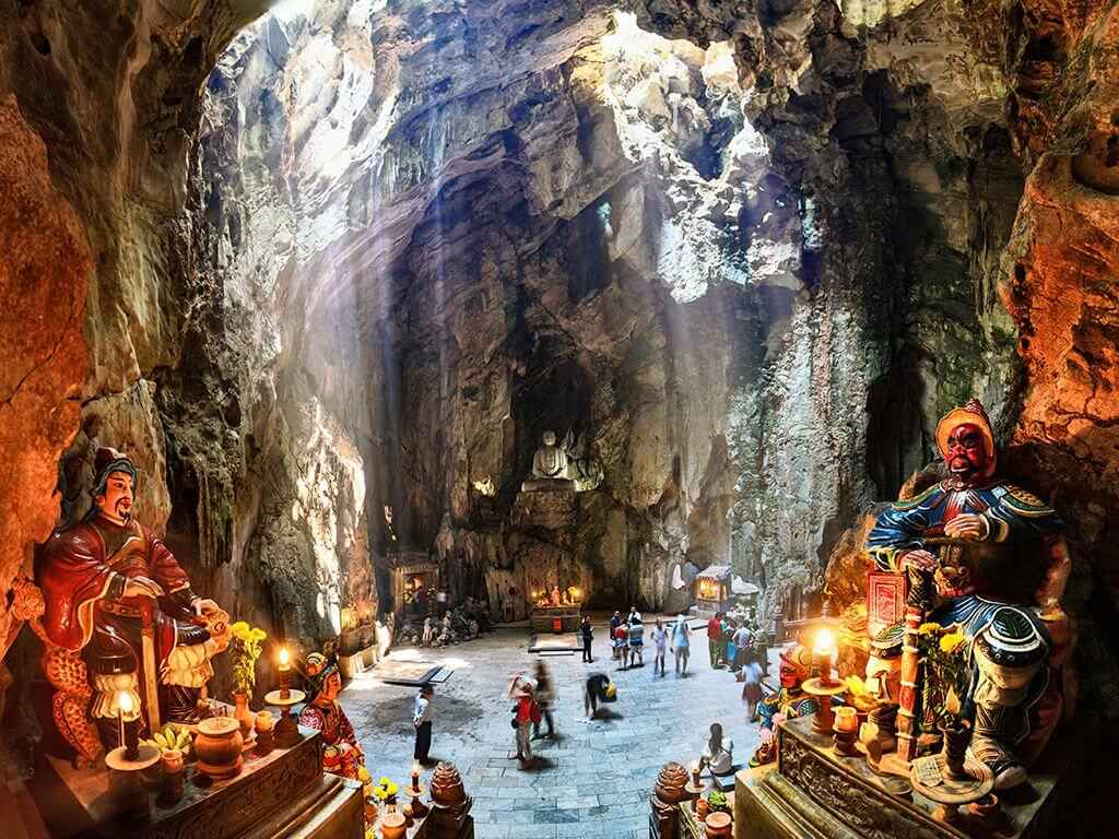 Hình ảnh trong hang núi Ngũ Hành Sơn Đà Nẵng