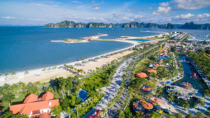 Cảnh đẹp tại đảo Tuần Châu Hạ Long