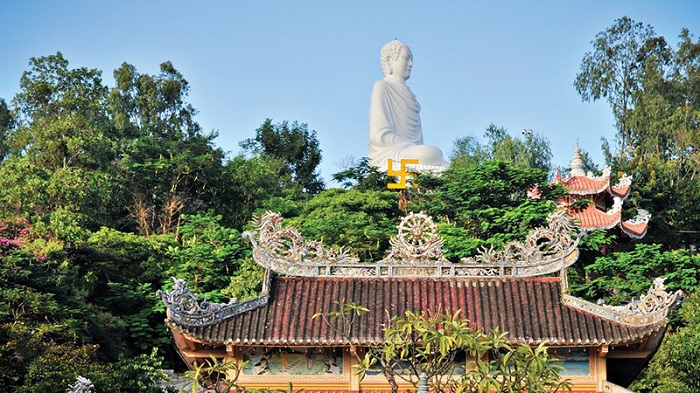 Cảnh đẹp tại chùa Long Sơn