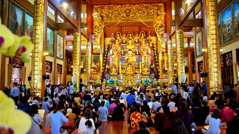 Cảnh quan tại chùa Ba Vàng Quảng Ninh