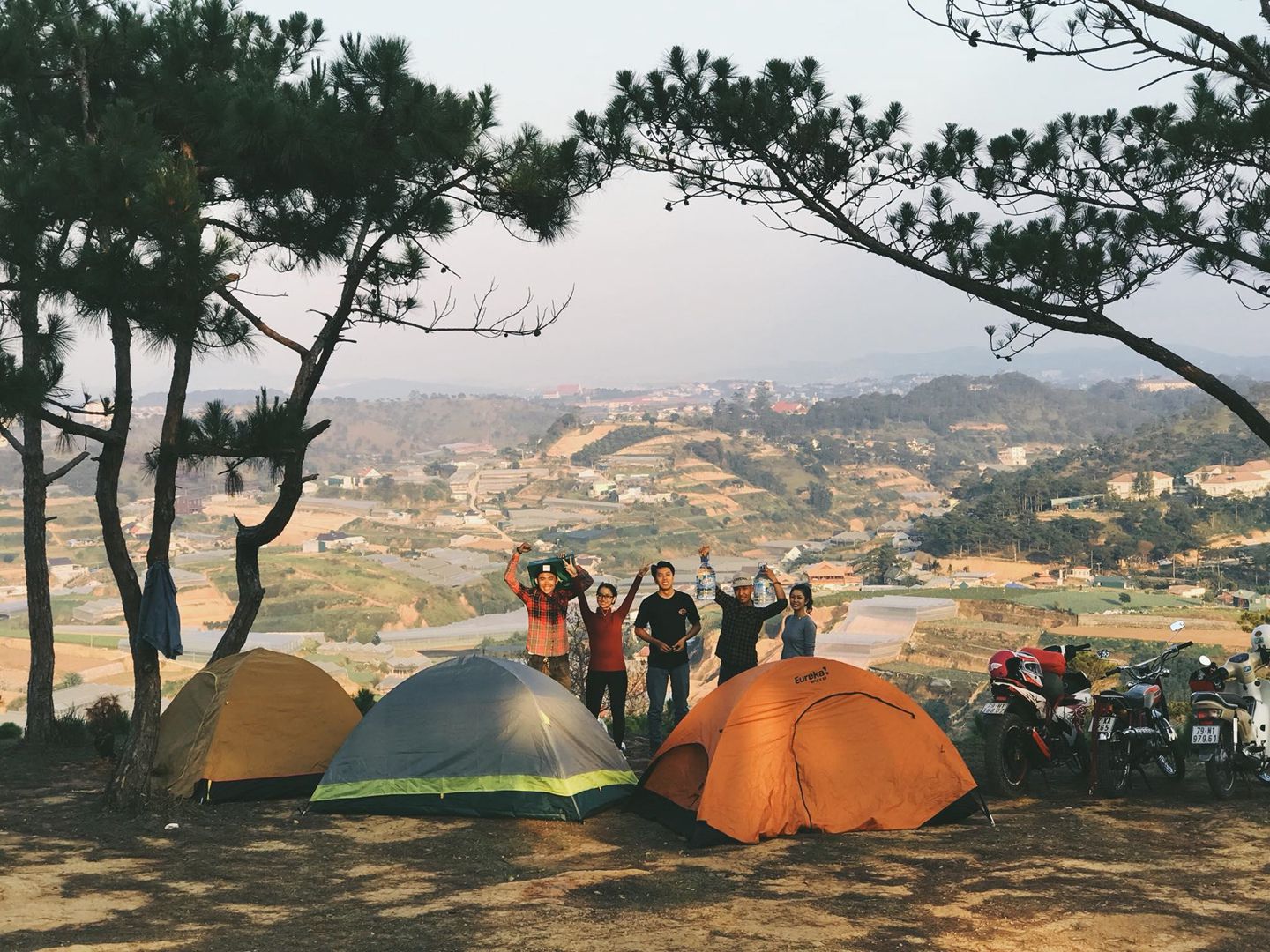 Cắm trại tại núi Hòn Bồ