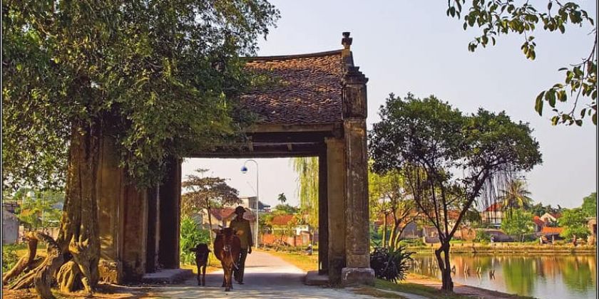 Cổng làng Mộng Phụ
