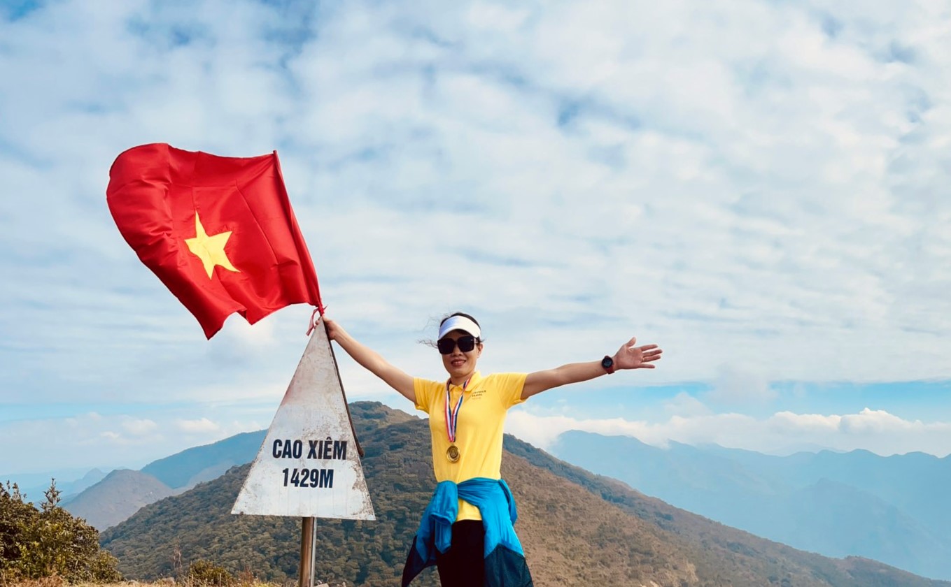 Chinh phục đỉnh núi Cao Xiêm tại Quảng Ninh