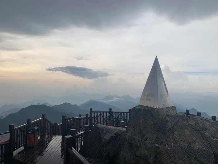 Hình ảnh đỉnh núi Fansipan Sa Pa