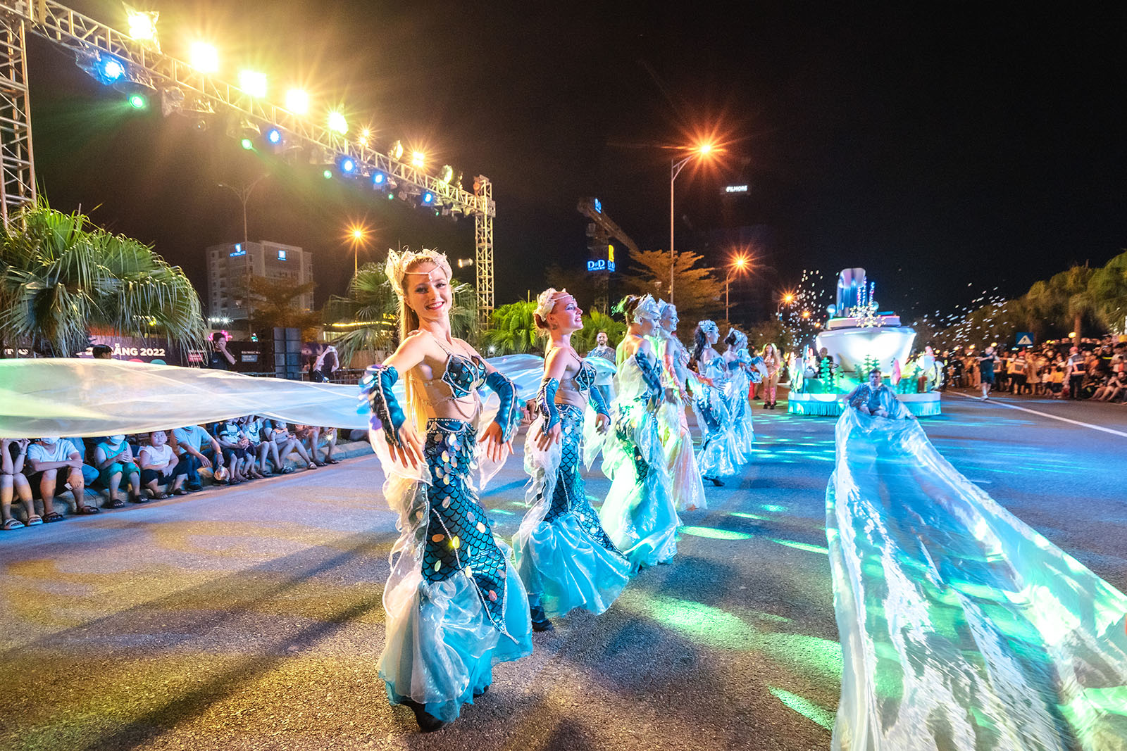 Hình ảnh vũ công biểu diễn tại lễ hội Carnaval