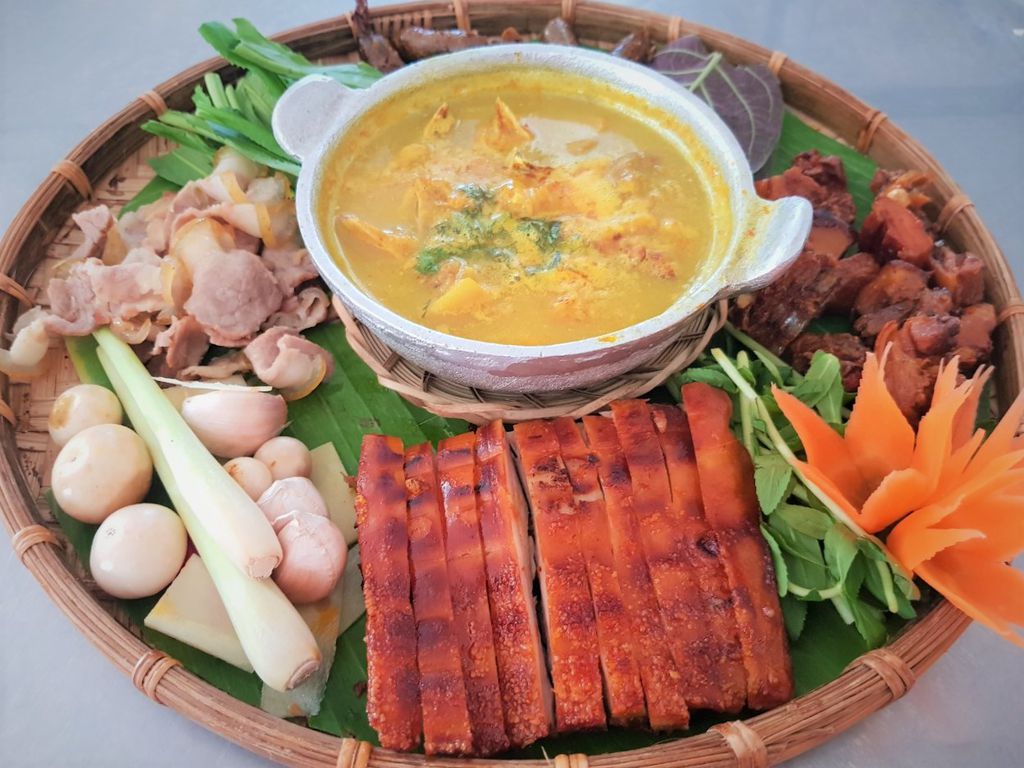 Heo tộc nướng mọi