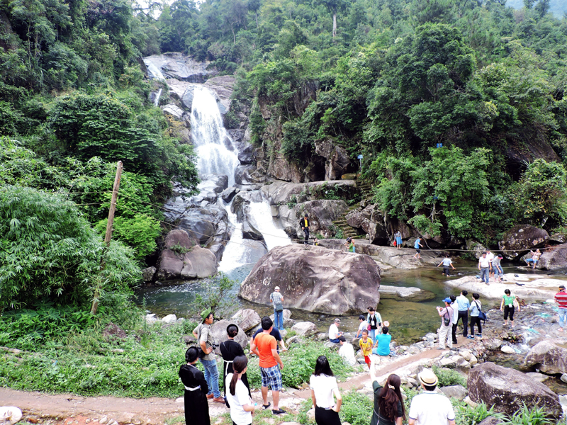 Khám phá thác Khe Vằn Quảng Ninh