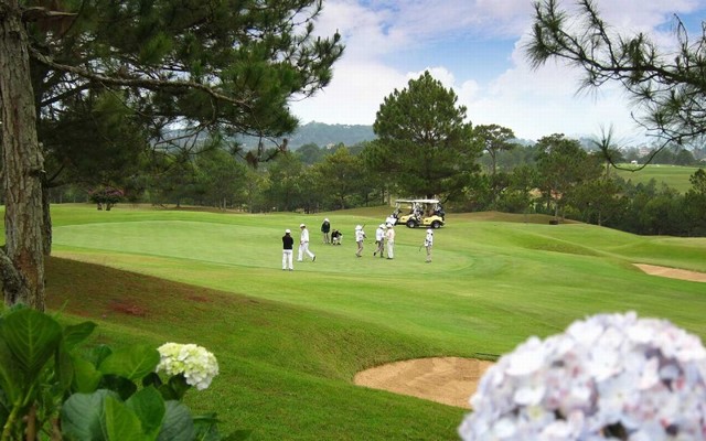 Không gian thiên nhiên tại sân golf Đà Lạt