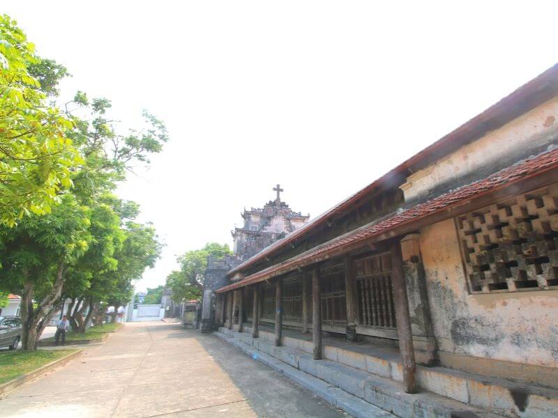 Khung cảnh tại nhà thờ Phát Diệm