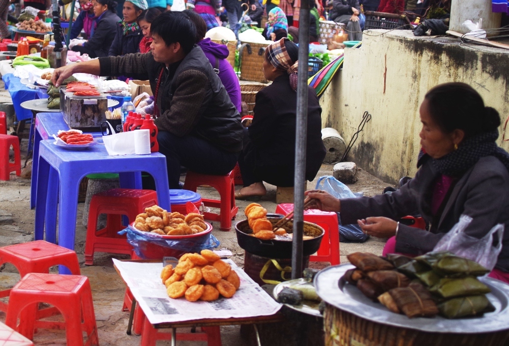 Món ăn tại chợ phiên Bắc Hà