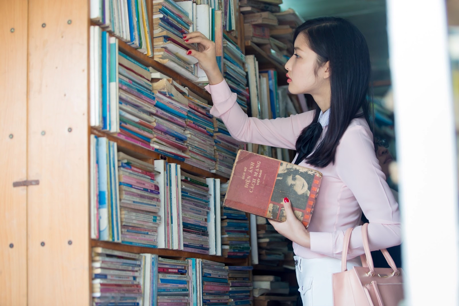 List địa chỉ tiệm sách cũ tại Sài Gòn dành cho “mọt sách”