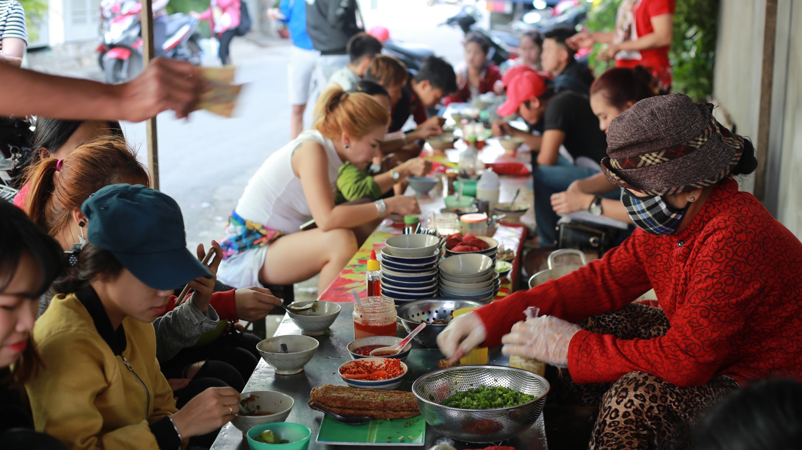 Du lịch Nha Trang nhất định phải ăn “Bánh canh cứu đói”