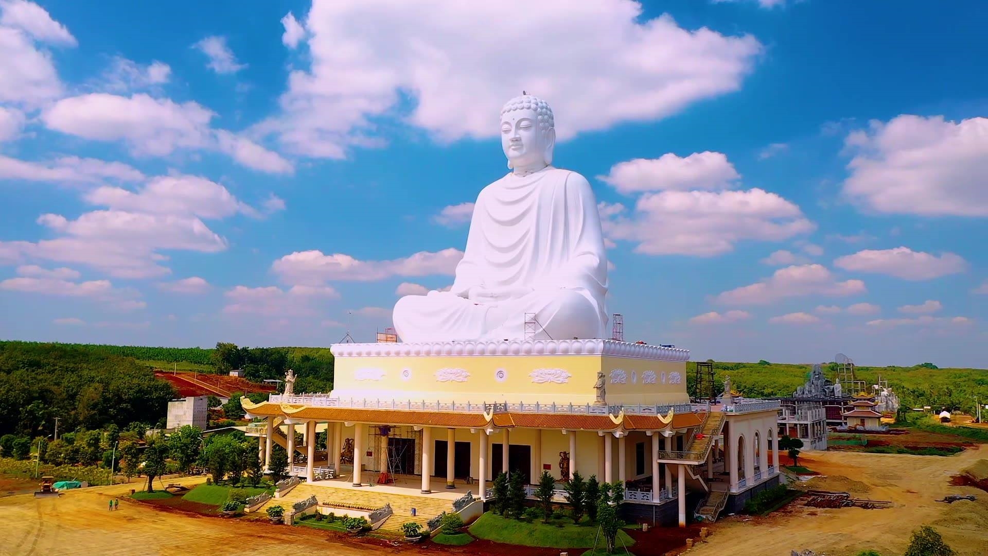 Choáng ngợp trước bức tượng Phật ngồi cao nhất Bình Phước tại chùa Phật Quốc Vạn Thành