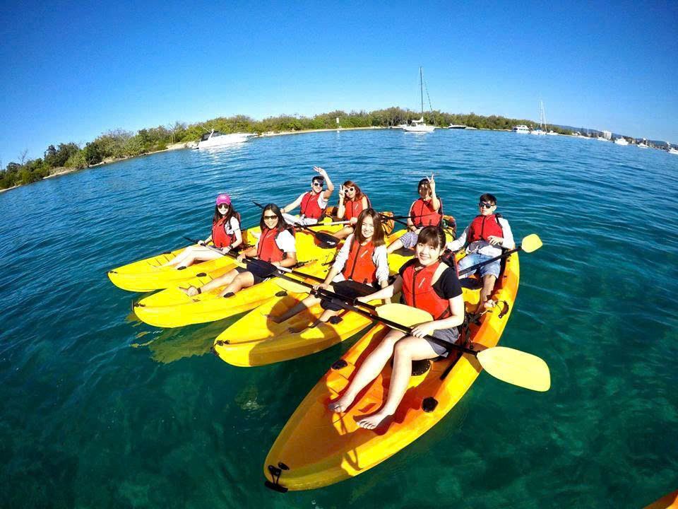 Chèo Thuyền Kayak tại Nha Trang - Trải Nghiệm Khác Biệt Trên Vùng Biển Xanh Ngọc Bích