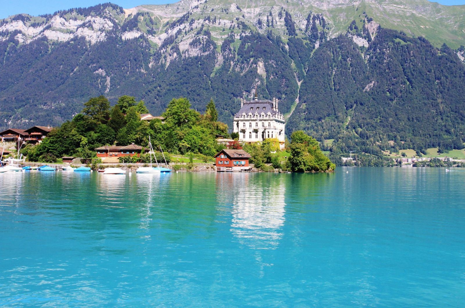 Hồ Brienz, Thụy Sĩ – Viên Ngọc Lam Tuyệt Đẹp Giữa Dãy Alps