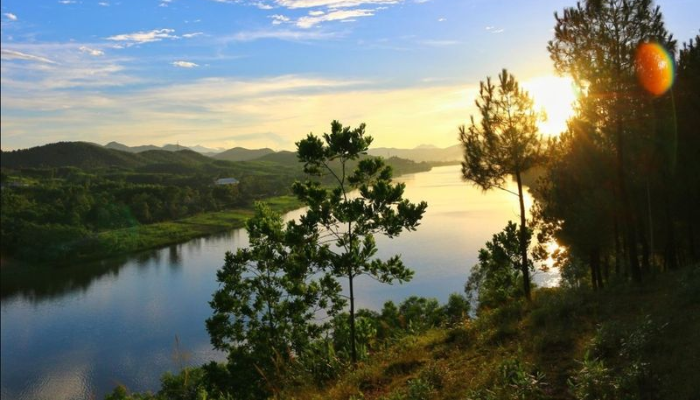 Vi vu đồi Vọng Cảnh - ngắm nhìn toàn bộ thành phố Huế