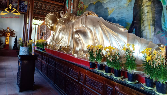 tượng phật nhập niết bàn bằng đồng lớn nhất Việt Nam. 